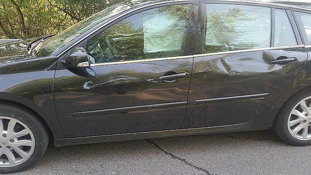 Rowerzysta uderzył w renault
