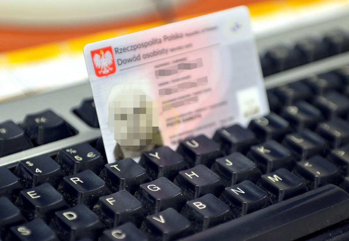 Panika z wyciekiem danych PESEL. Czy mamy się czego bać?