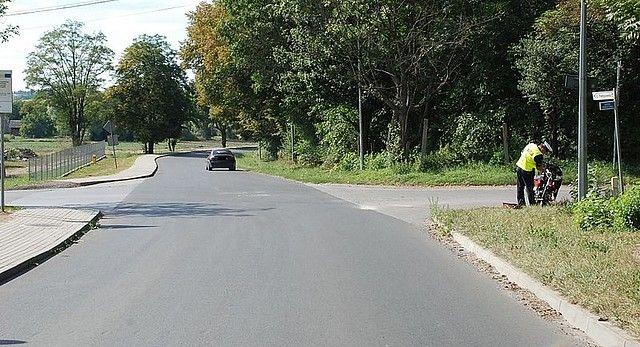 Motocyklista ucierpiał w zderzeniu z osobówką