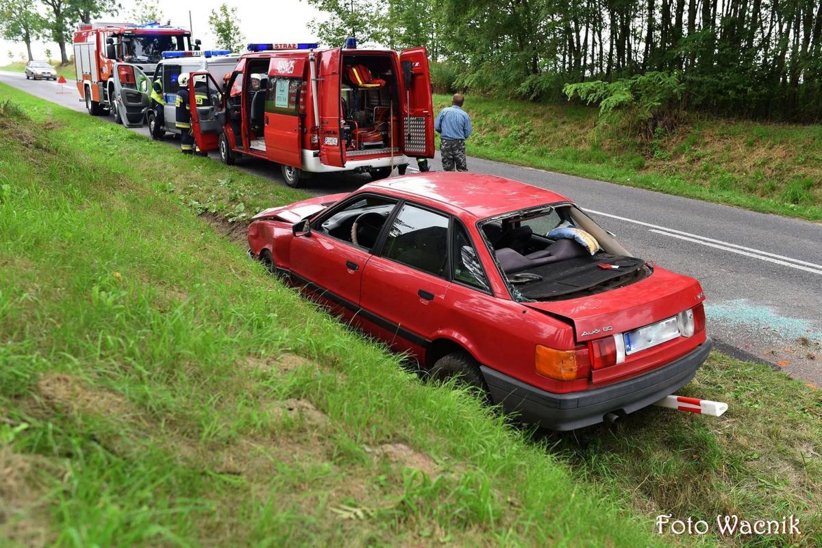 Kierująca audi wjechała do rowu [ZDJĘCIA]