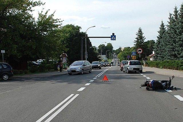 15-letni motorowerzysta ranny w zderzeniu z oplem