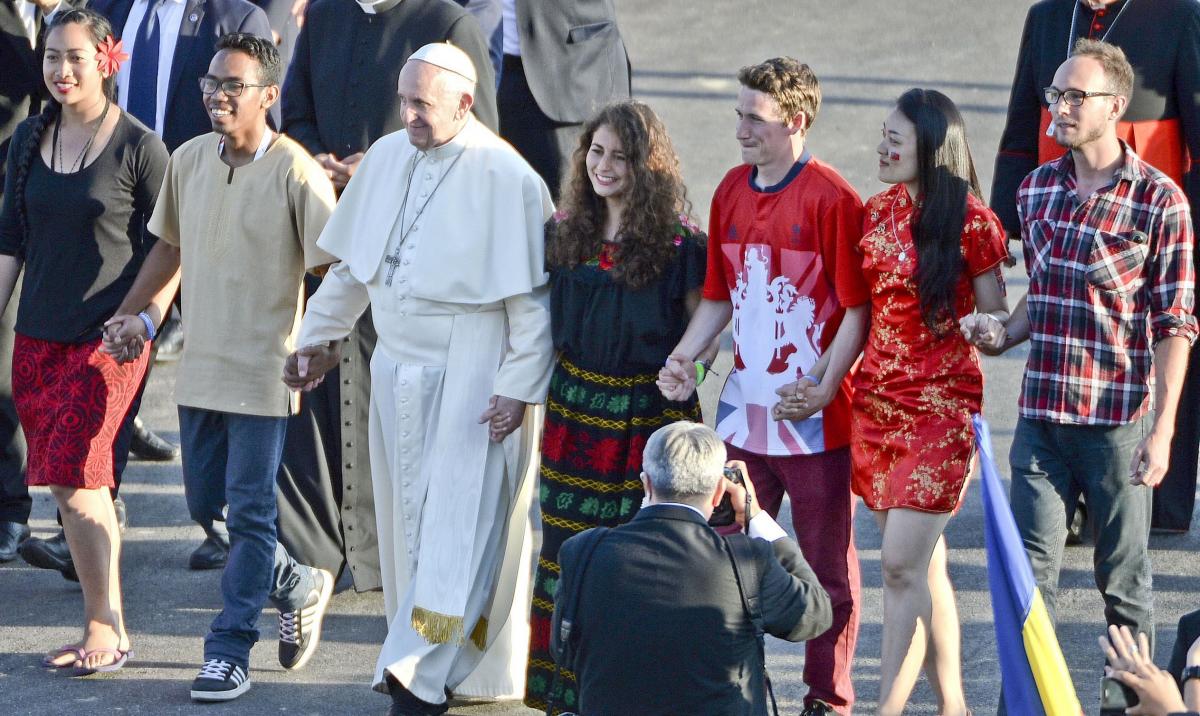 Powspominamy: Papież Franciszek wśród młodych