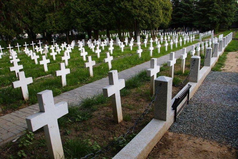 Ogrodzą żołnierskie mogiły