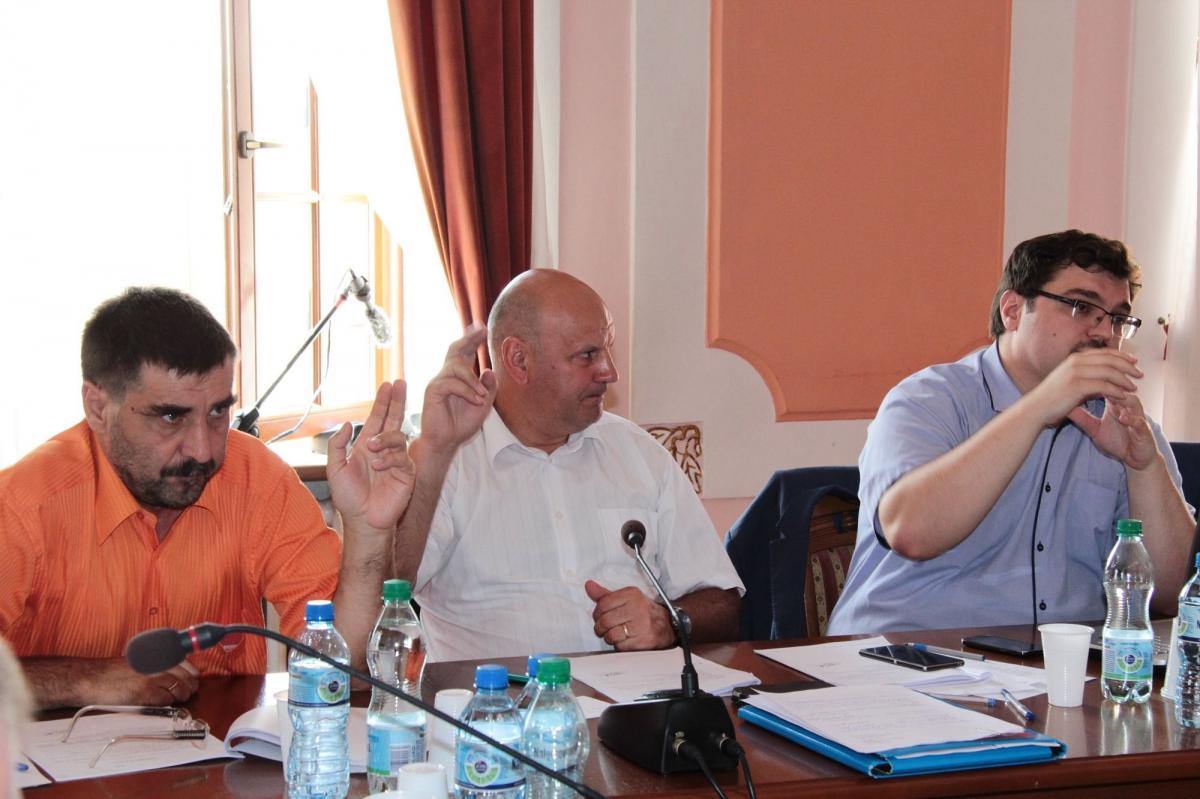 Po co 4 mln kredytu, skoro były oszczędności?
