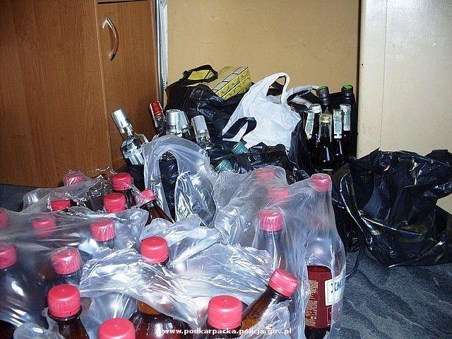 Czwarty raz odpowie za sprzedaż nielegalnego alkoholu 