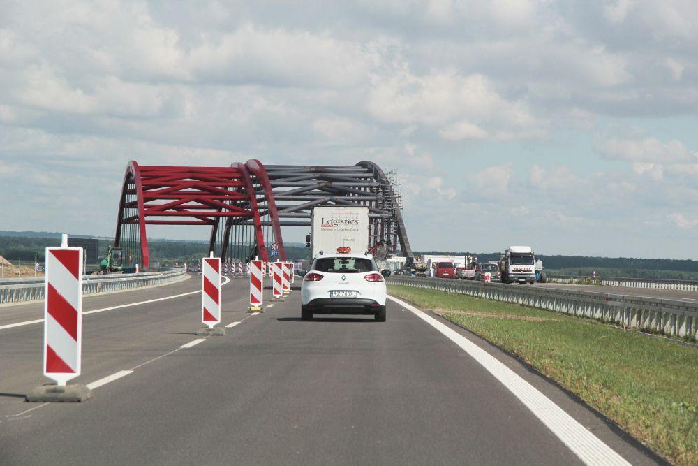 Długa budowa szybkiej trasy – A4 [ZDJĘCIA]