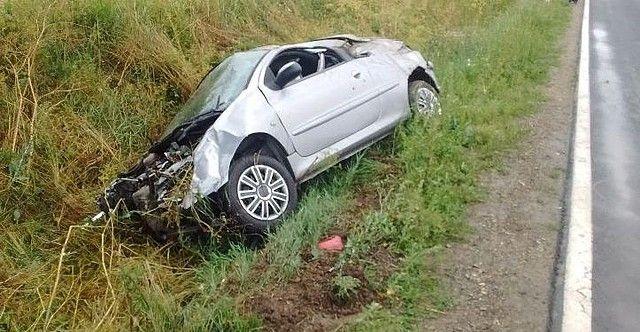 Kierowca peugeota wypadł z drogi