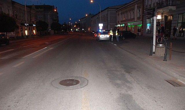 19-letni kierowca potrącił 77-letnią pieszą