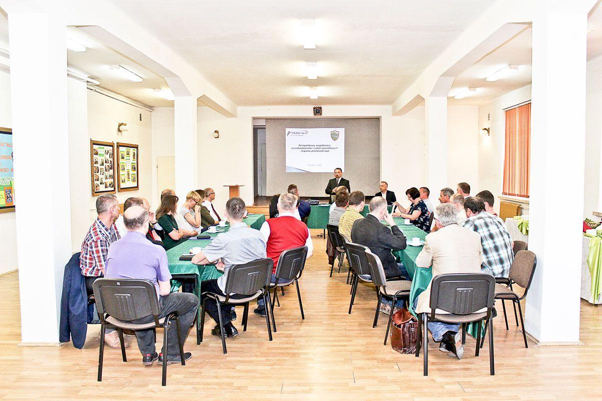 Szkoły chcą dialogu z lokalnymi pracodawcami