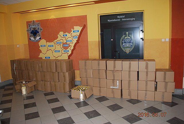 Handlowali nielegalnym alkoholem – są w rękach policji