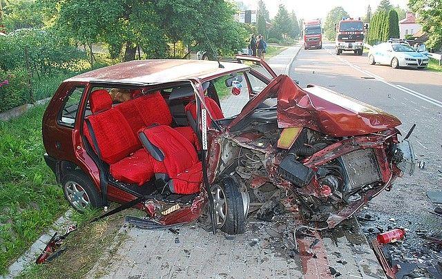 Zderzenie w Kuńkowcach. 3 osoby odniosły obrażenia