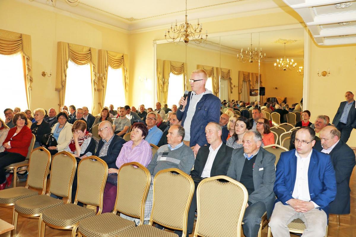 Burmistrz zachęca rady dzielnic do współpracy