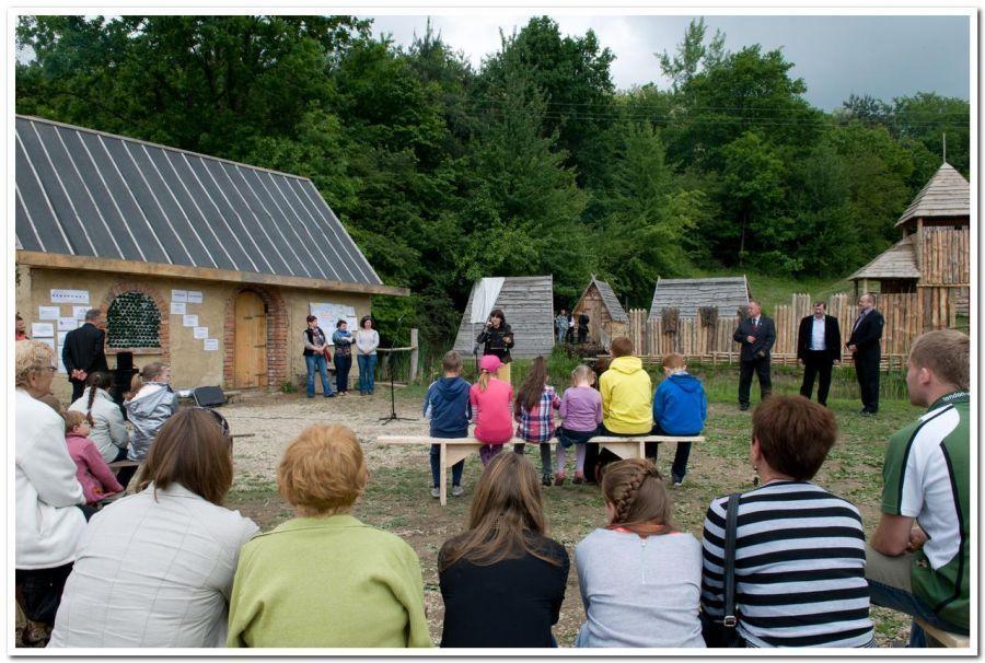 Powiatowe Dni Rodzicielstwa Zastępczego. Piknik w Wiosce Fantasy