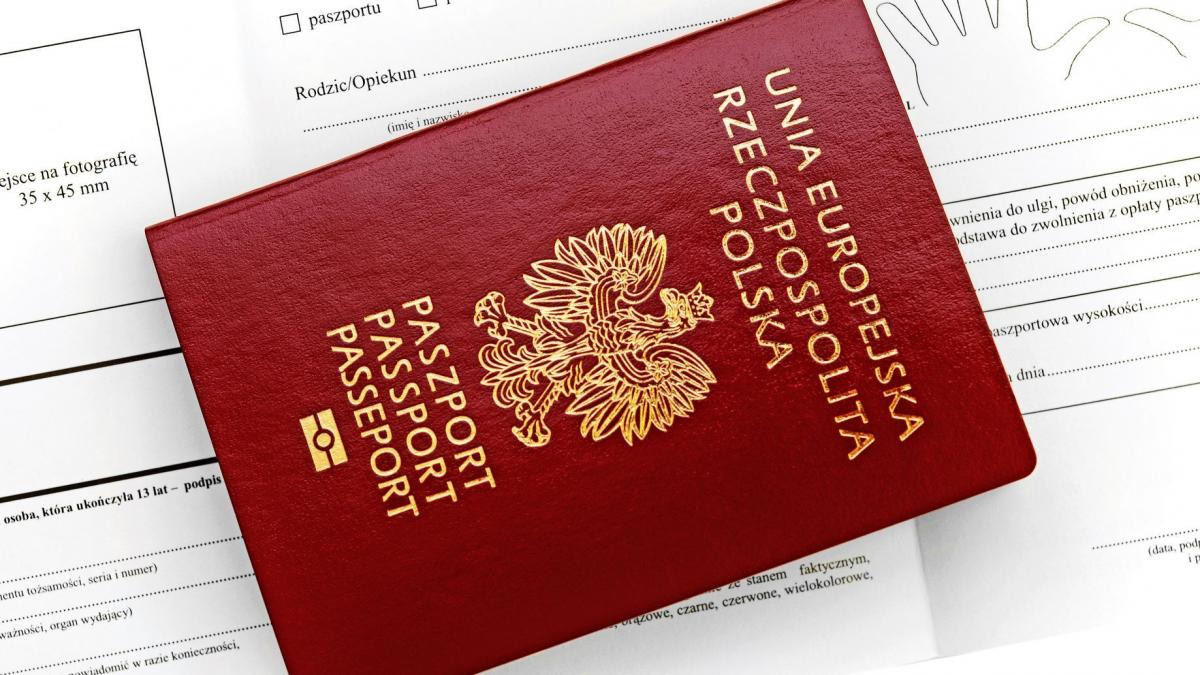 Oddziały paszportowe pracują dłużej