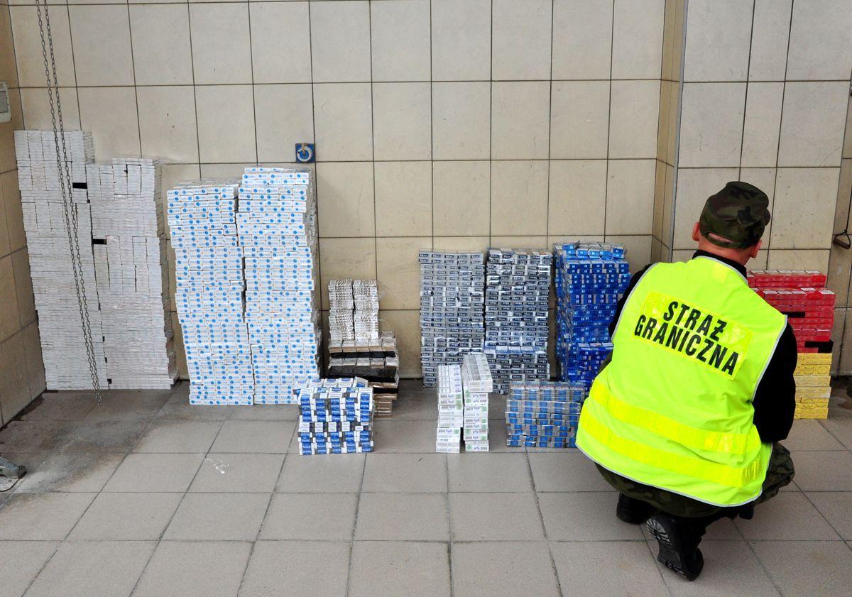 5 tys. paczek papierosów z przemytu w jedną noc