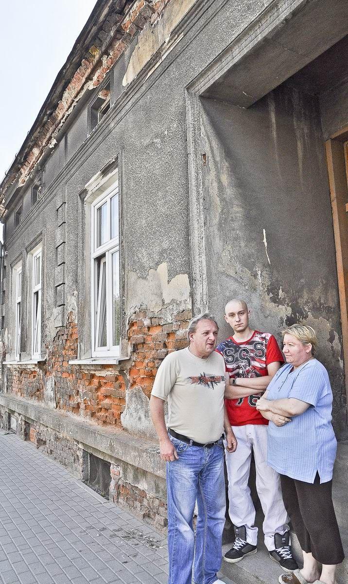 Kamienica grozi zawaleniem. Co z lokatorami? [ZDJĘCIA]