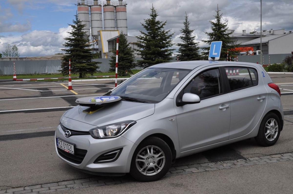 Młodzież na turnieju motoryzacyjnym [GALERIA]