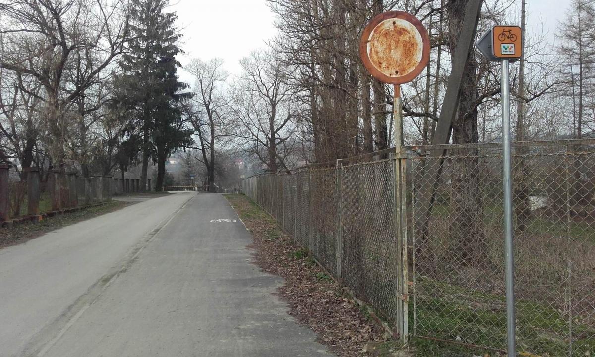 Zakaz ruchu na nowej ścieżce rowerowej