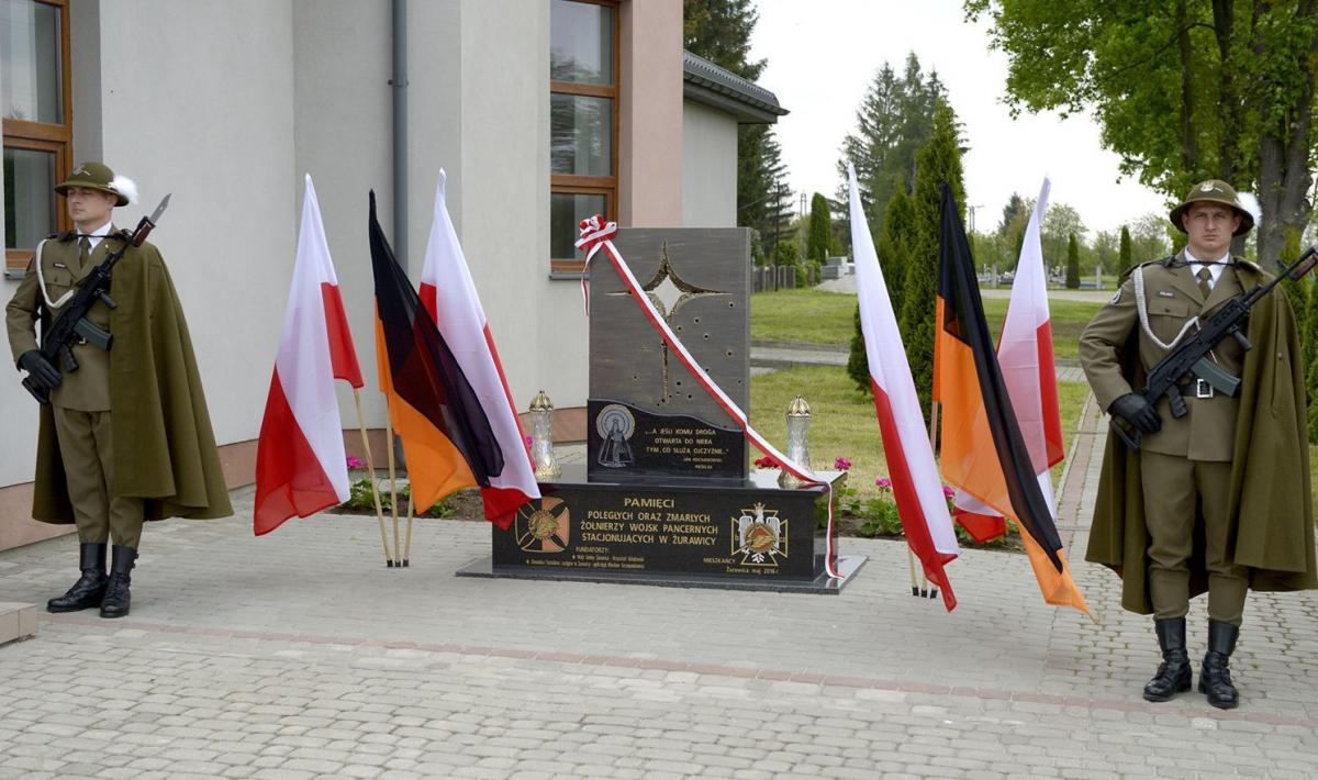 W Żurawicy odsłonięto pomnik pancernych [ZDJĘCIA]