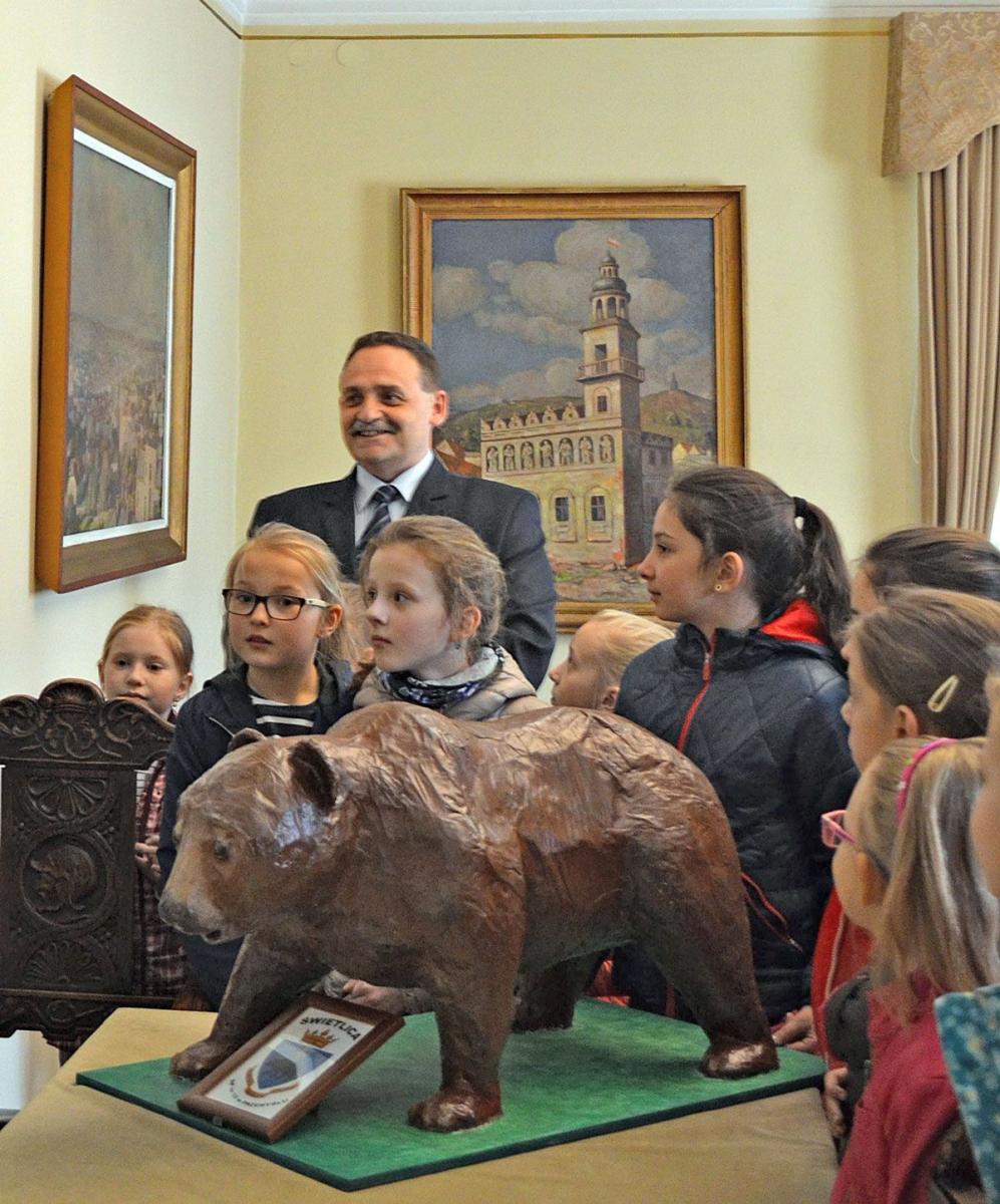 „Zbierajmy odpadki. Ratujmy Ziemię, ratujmy niedźwiadki” 