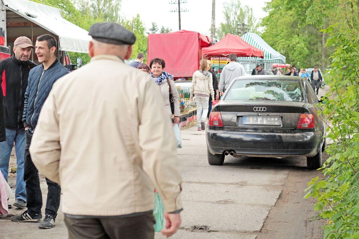 Poniedziałkowy targ to wyzwanie dla kierowców