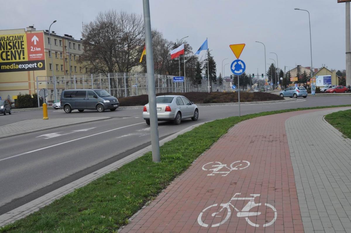 Skręcając w lewo, skręcamy w prawo, czyli jak jeździć po rondzie