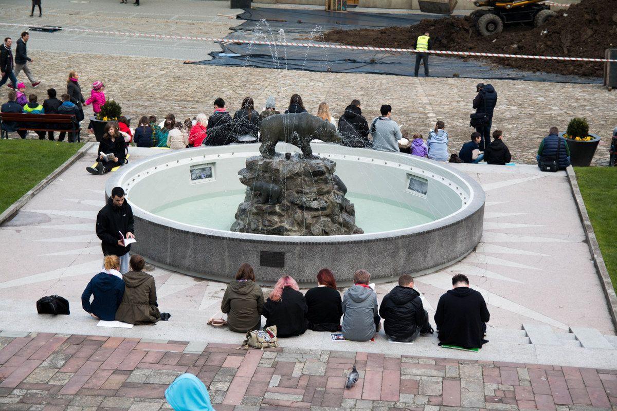 Czytelniczy flash mob na przemyskim Rynku [ZDJĘCIA]