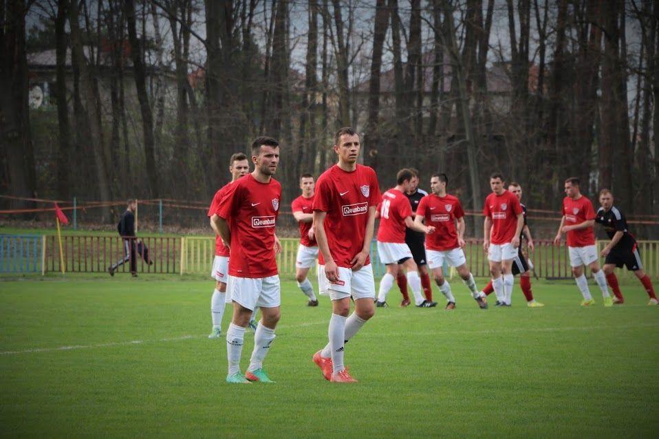 Tylko jeden punkt naszych IV-ligowców. Triumfy JKS 1909, Sokoła i Piasta