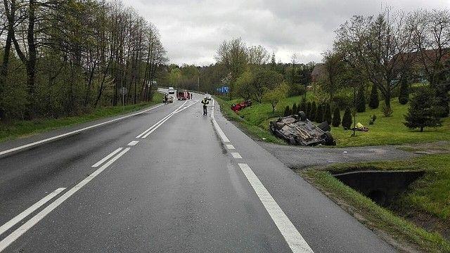 Wypadek w Jaworniku. 3 osoby ranne [ZDJĘCIA, aktualizacja]