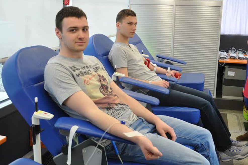 Podzielili się swoją krwią