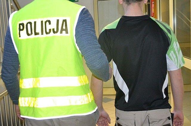 Włamał się do kontenera i zgubił dowód osobisty