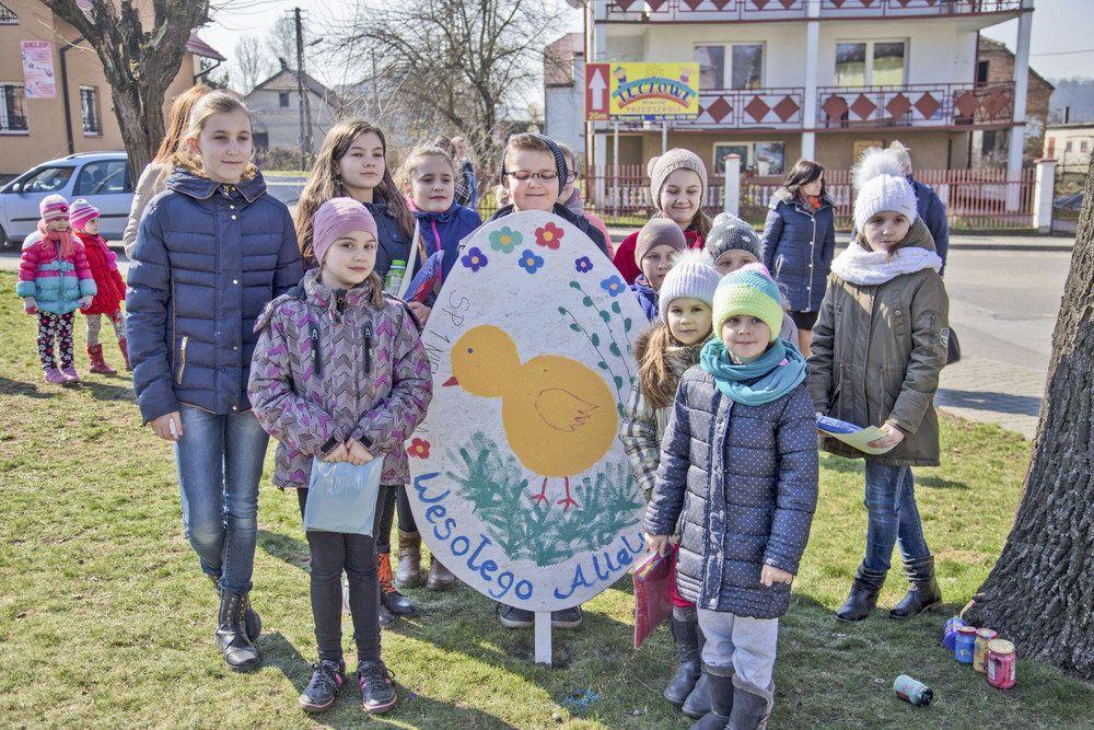 Pisanki XXL, koszyczki i zdjęcia z jajem