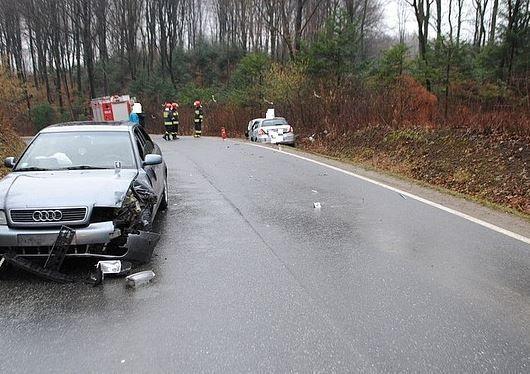 Czołówka „elki” z audi. Kursantka trafiła do szpitala [ZDJĘCIA]