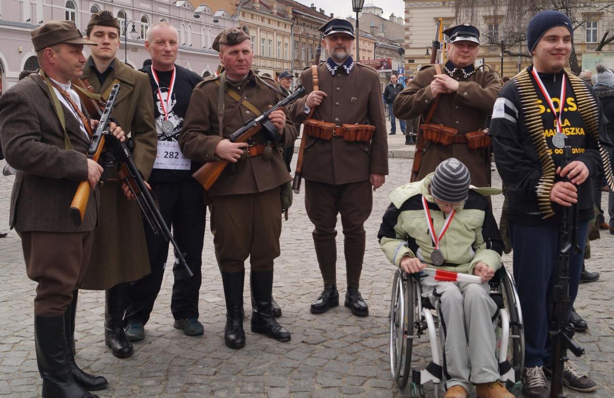 Z radością dobiegli na metę Tropem Wilczym [ZDJĘCIA] 