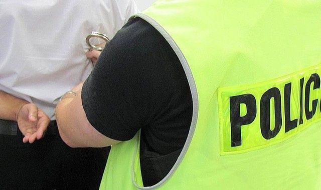 Obudził się zamknięty w barze. Postanowił go okraść