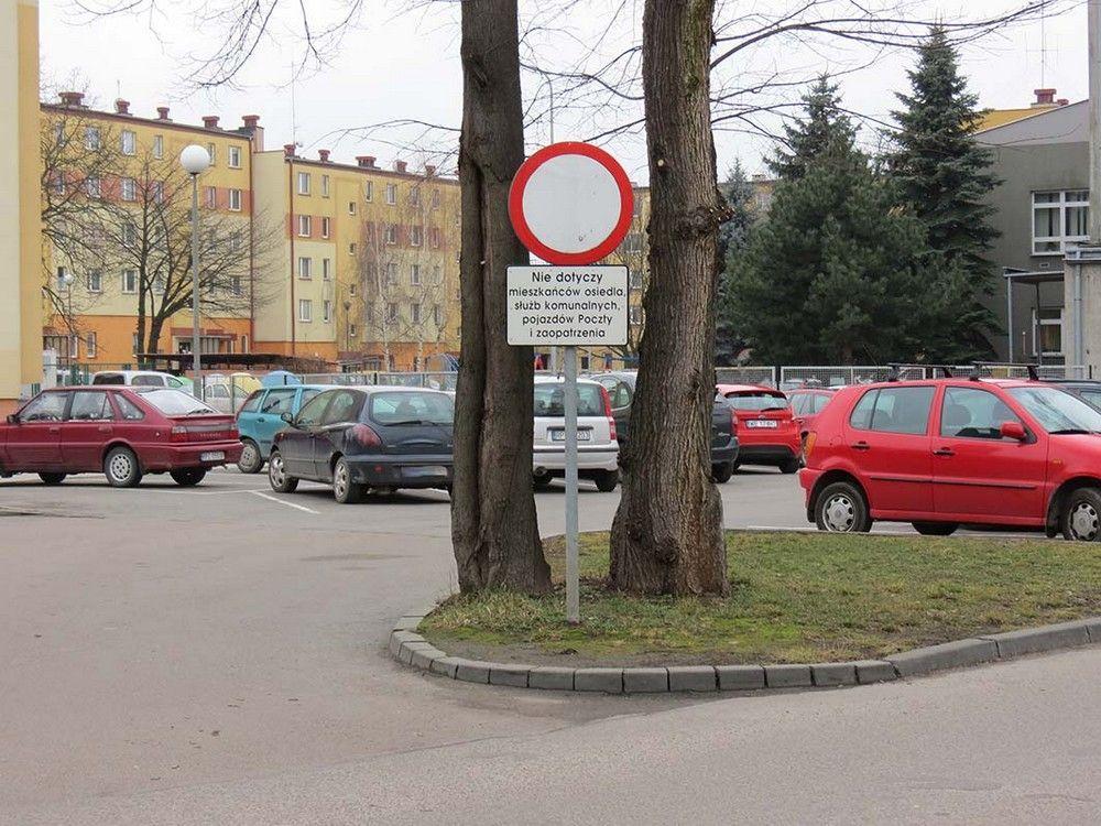 Parkują na miejscach przeznaczonych dla mieszkańców
