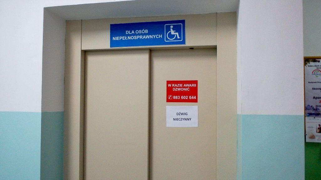 Poważna awaria unieruchomiła windę