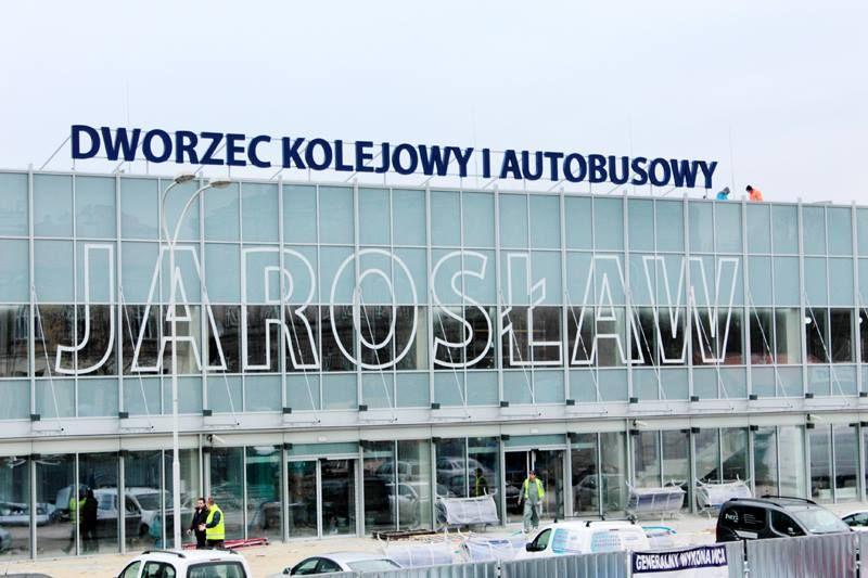 Plac przed dworcem przechodzi na własność miasta