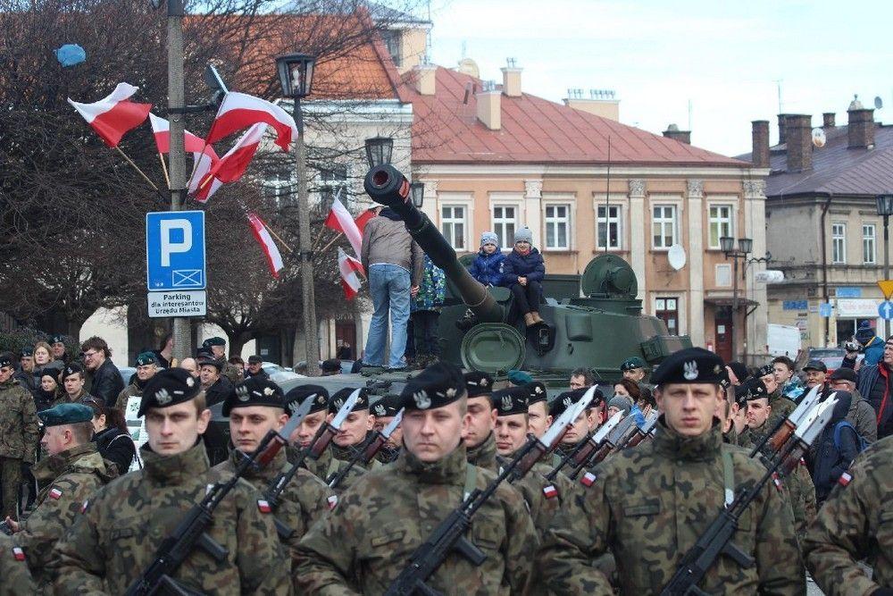 Uroczyście przysięgali na sztandar [ZDJĘCIA]