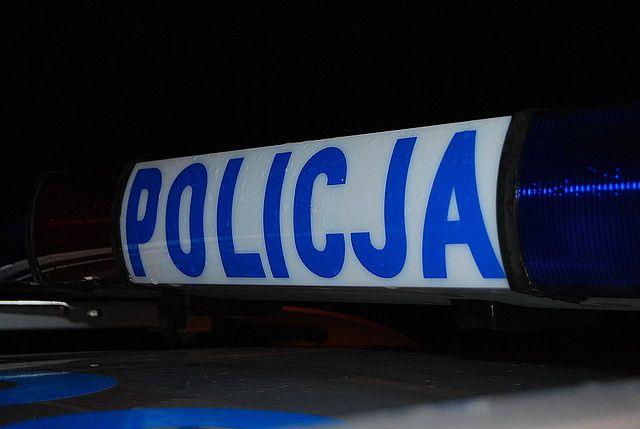 Na widok radiowozu ukrył się w rowie