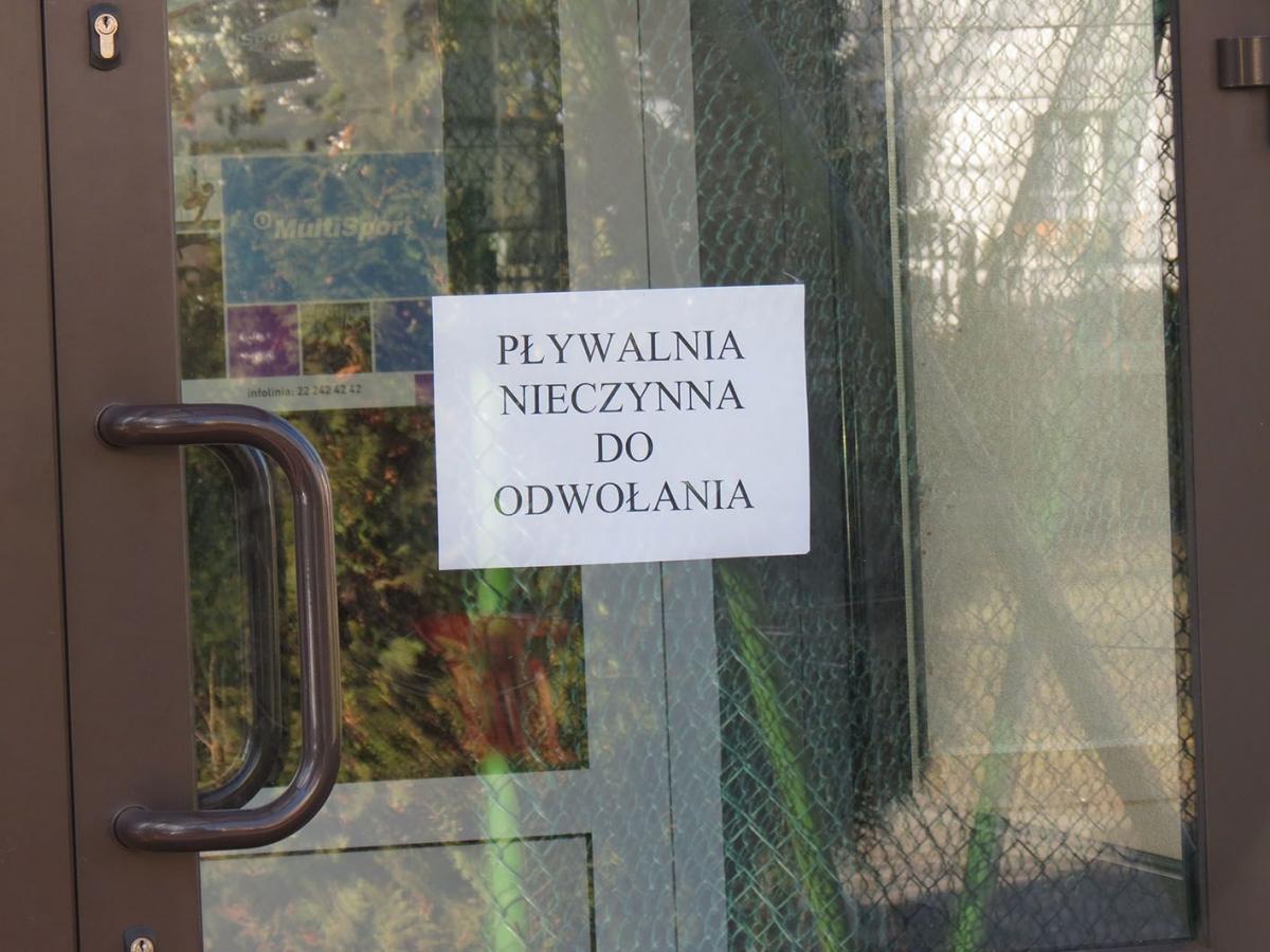 Bakteria na pływalni. Obiekt zamknięty