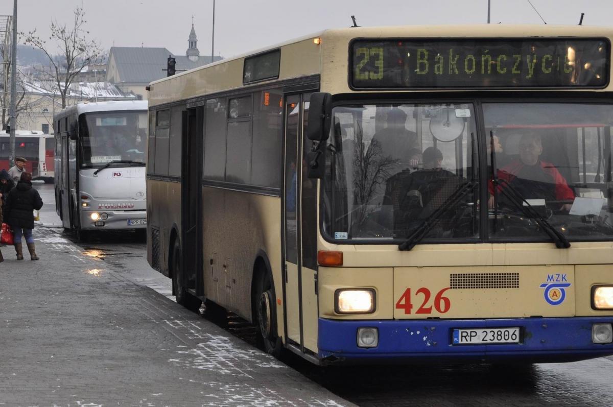 Przystanki w centrum miasta tylko dla MZK