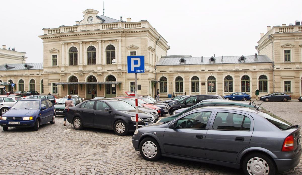 Nowe stawki opłat parkingowych. 1 zł za pół godziny