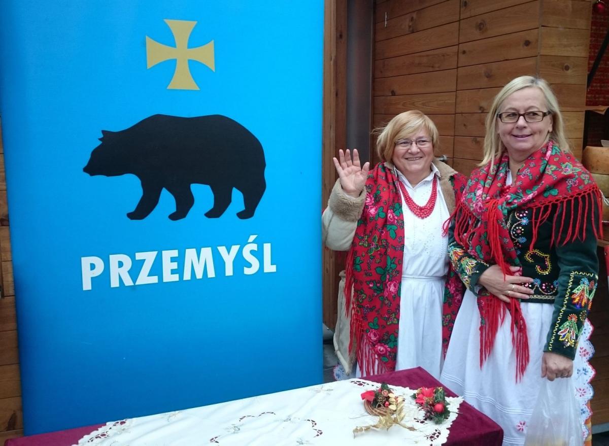 Przemyślanie na jarmarku w Egerze