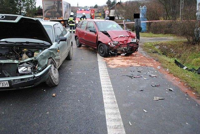 Zderzenie fiata punto i audi 80. Cztery osoby ranne