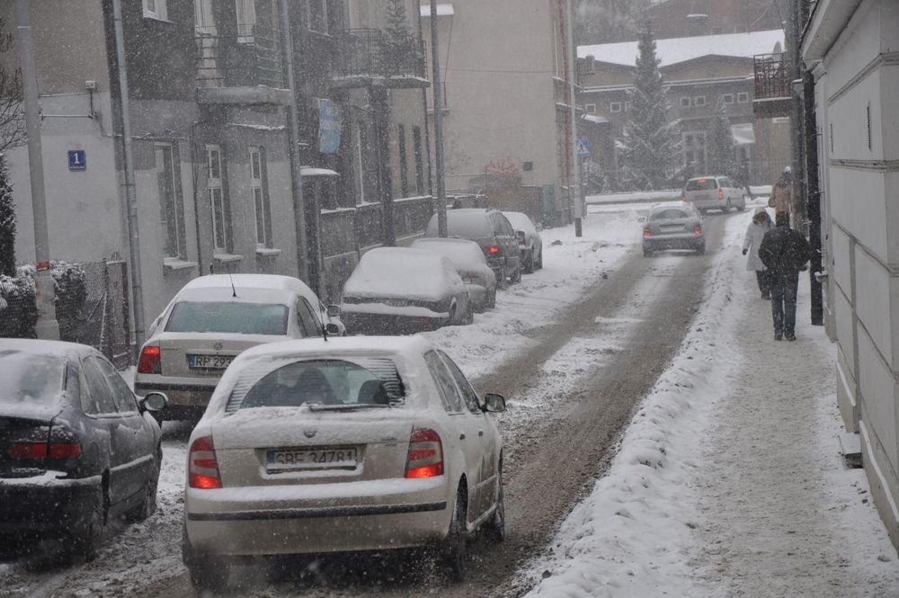Uwaga, będzie ślisko na drogach i chodnikach