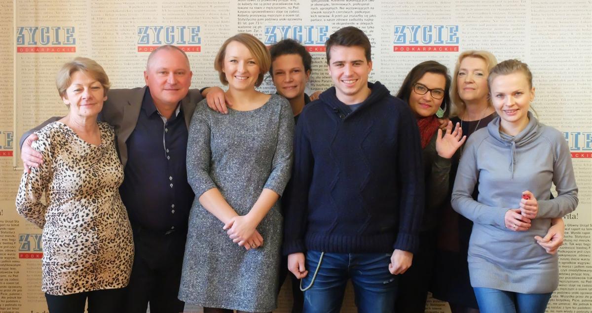 Radosnych świąt Czytelnikom życzą redakcja i Krzysztof Iwaneczko :)
