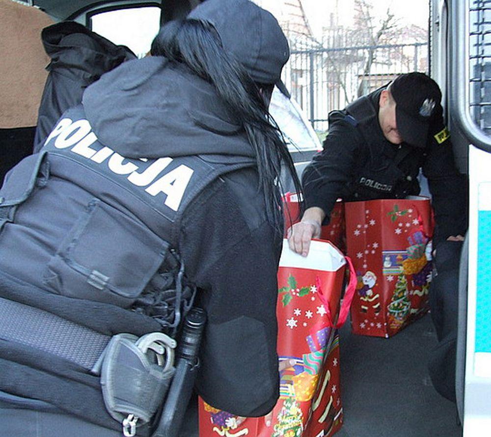  Przemyscy policjanci włączyli się do Szlachetnej Paczki