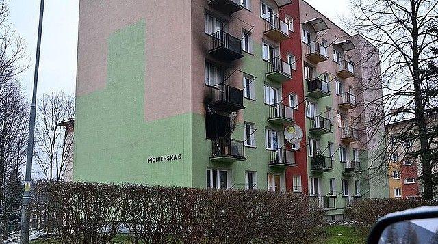 Tragiczny finał pożaru. Zginął 35-letni mężczyzna przebywający w mieszkaniu