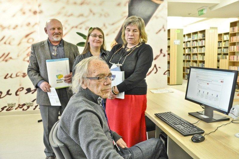 Książkę z biblioteki zarezerwujesz przez internet